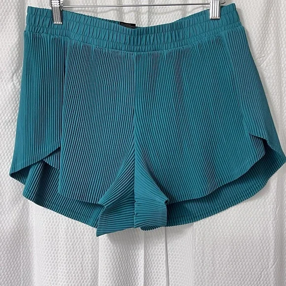All In Motion Emerald Green Pleated Lined Shorts Women's M High Rise Athletic EC - Picture 1 of 5